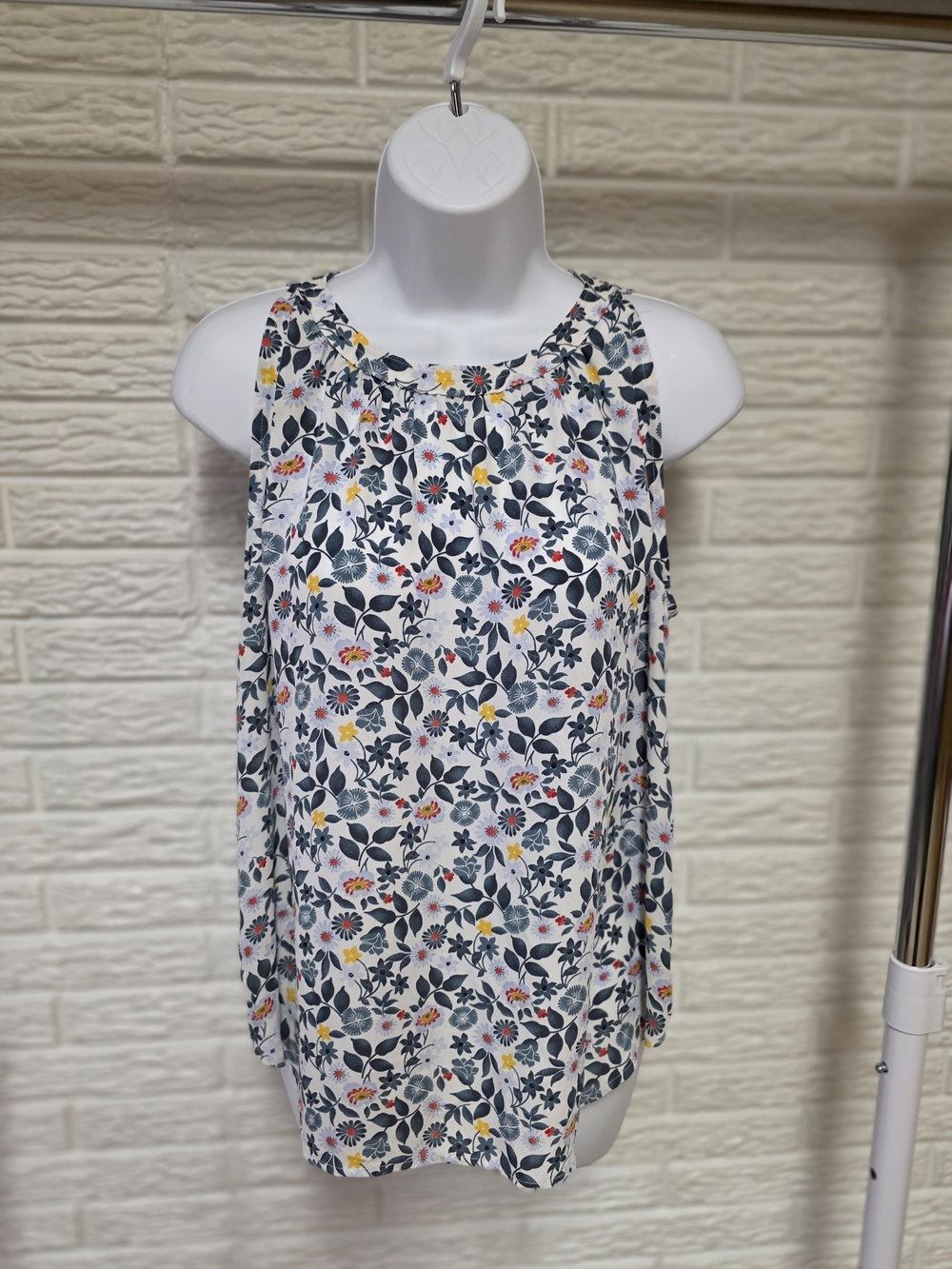 LOFT White Floral Sleeveless Camisole with Navy, Yellow & Pink